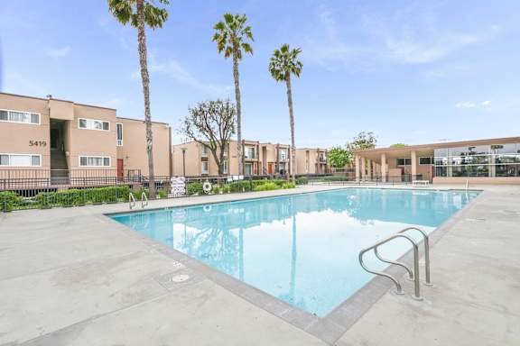 Swimming Pool at Northpointe Apartments, Long Beach, California