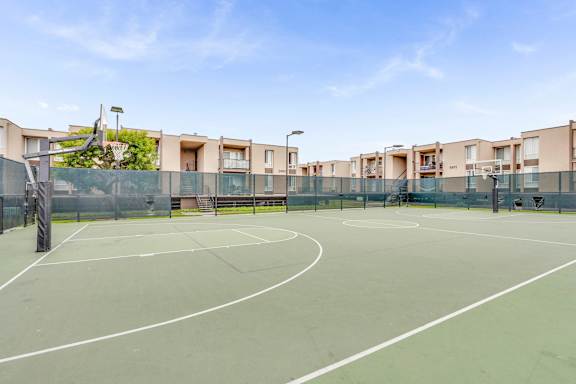 Tennis Court at Northpointe Apartments, Long Beach