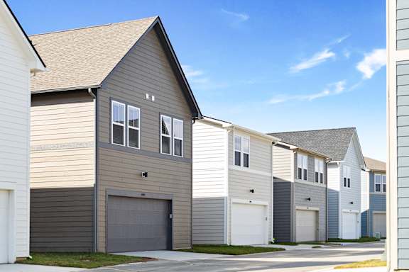 Garages Available at Mural Lewis Center, Lewis Center