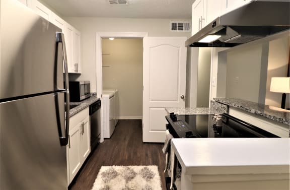 Efficient Appliances In Kitchen at Rosemont Vinings Ridge, Georgia