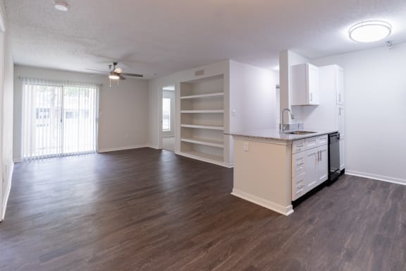 Unfurnished Living Room at The Residence at White River Apartments, Indianapolis