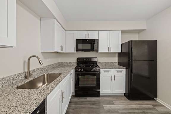 Appliances at The Winds at Poplar Creek Apartments , Schaumburg, IL