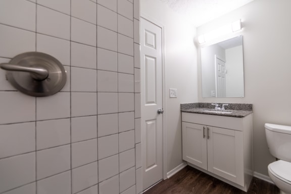 Refined Bathrooms at Woodbridge Apartments, Kentucky