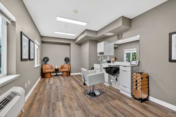 Community salon at Vintage at Marine View Senior 55+ Apartments, Everett