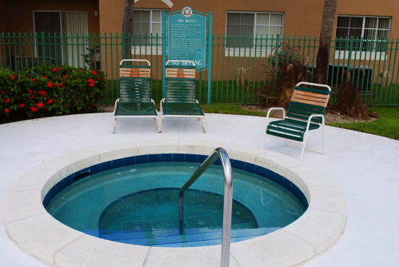 Tub at Cross Keys, Florida