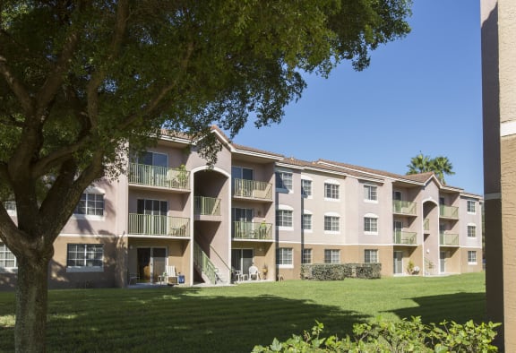 Exterior Building at Doral Terrace, Doral, 33178