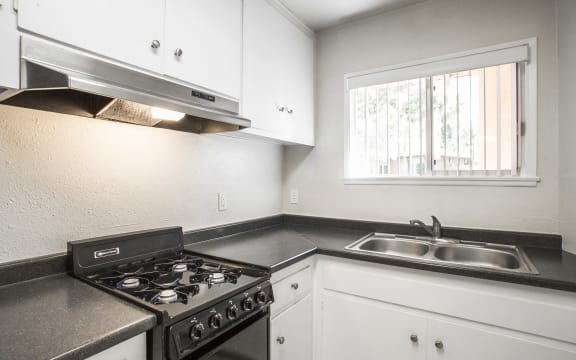 White kitchen cabinets