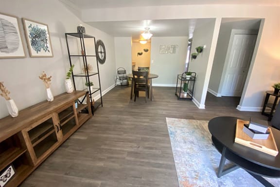 apartment amenity faux wood flooring at arcadia grove apartments