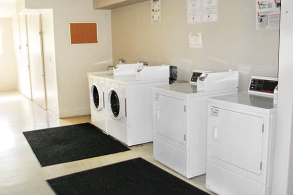 Laundry center