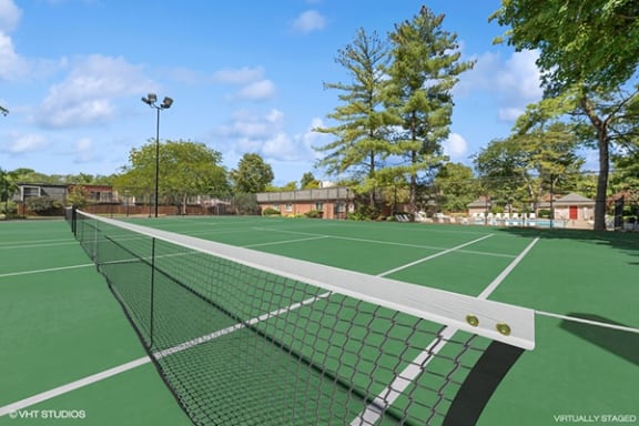 tennis court at apartment in Fairfield, Ohio