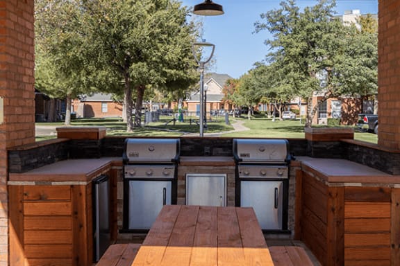 bbq/picnic area at The Dominion