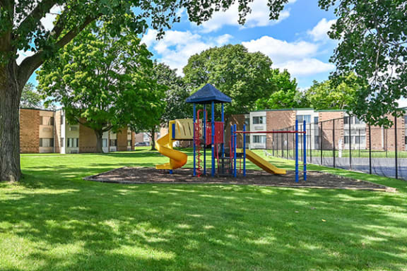 Community Amenities | Harbor Lake | Apartments in Waukegan, IL