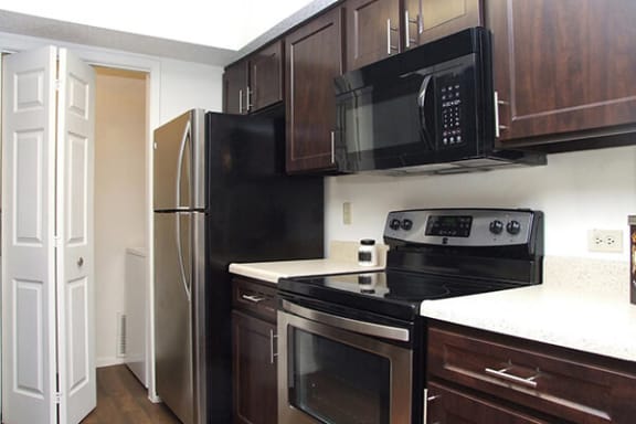 Stainless steel appliances at Topeka Apartments