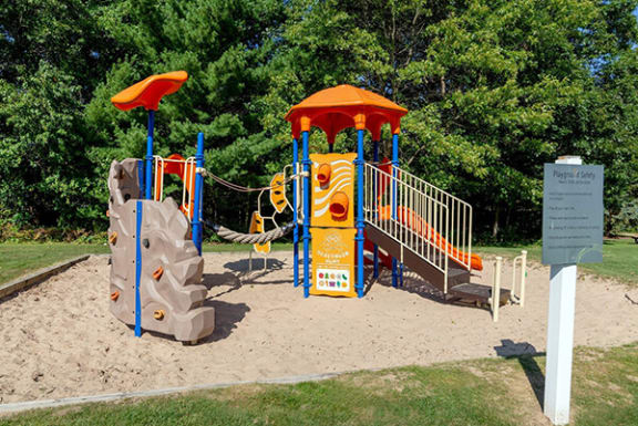 playground at Woodland Park Apartments