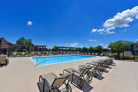 swimming pool at pavilion lakes apartments