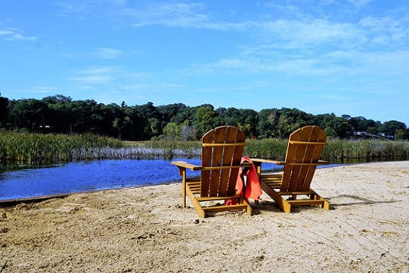 lakeshore lounge area amenity
