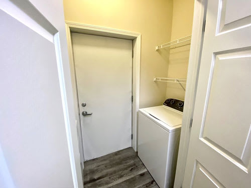 apartments with washer dryer