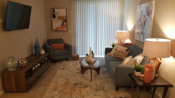Interior decorat Landings at Amhurst Lake Apartments, Illinois, 60085
