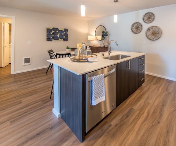vinyl floors finish details
