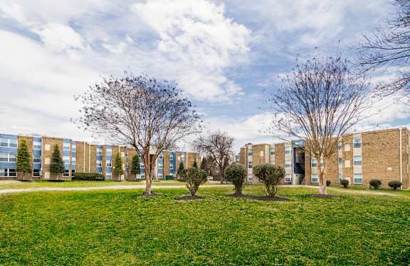 Landscaped Grounds at The Belt Atlantic Apartments, Virginia