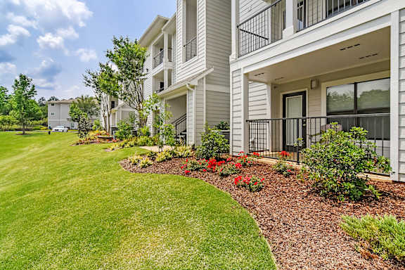 Private patio at The Azul Apartment Homes in MS 38655