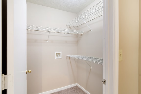 walk in closet space at parklane apartment homes in mccomb mississippi