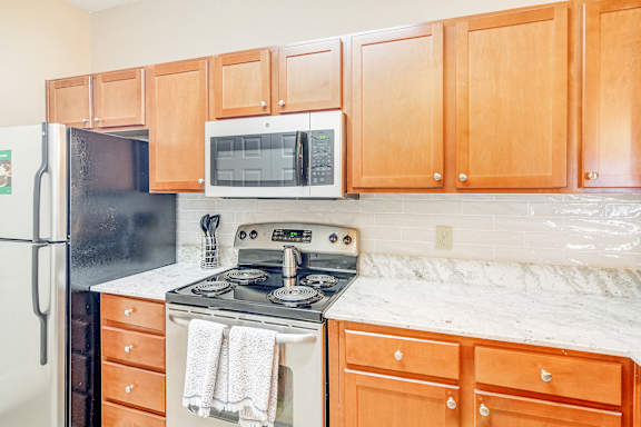 Kitchen at The Vineyard of Olive Branch Apartment Homes, Olive Branch, Mississippi