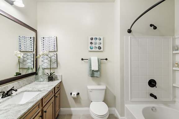 Quartz countertops at Charleston Apartment Homes, Alabama