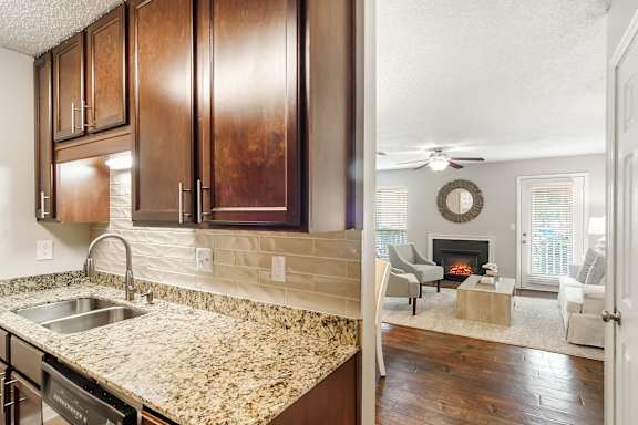Quartz countertops at Lakeshore Pointe Apartment Homes, Brandon, MS, 39047