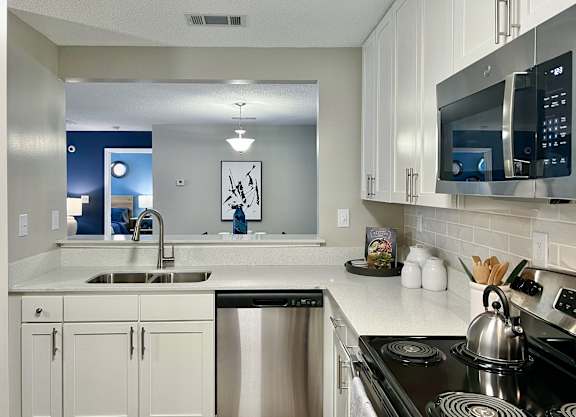 Kitchen area at Reserve at Park Place Apartments, Hattiesburg, MS, 39402