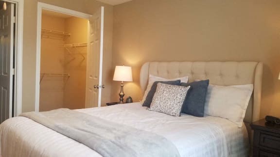 Bedroom with Large Closet at Reserve of Bossier City Apartment Homes, LA