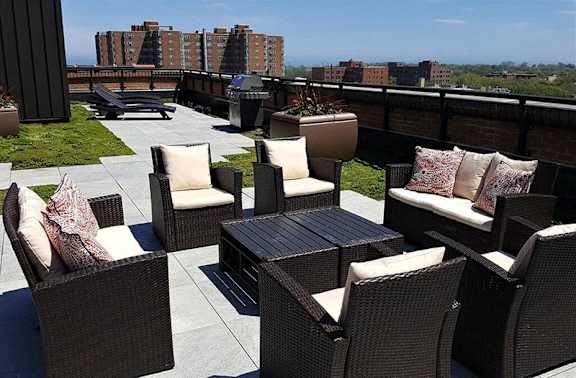 Rooftop Patio at Somerset Place Apartments, Chicago