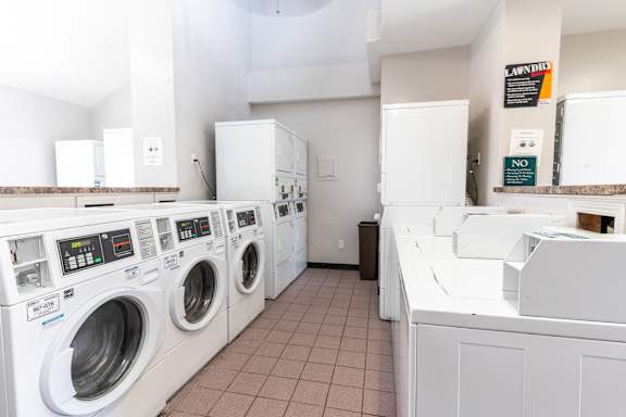 Resident Laundry Room at Tymberwood Trace Apartments, Kentucky