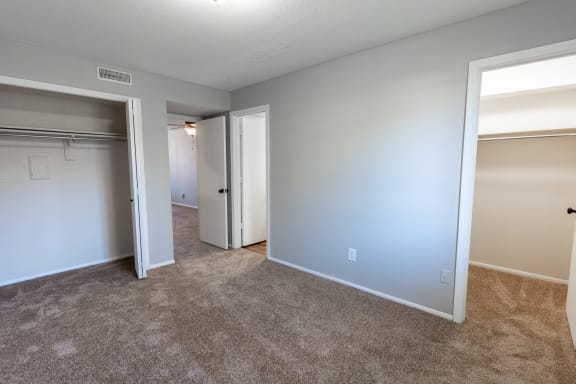 Carpeted Bedroom at Crestview at Louisville Apartments, Louisville, Kentucky