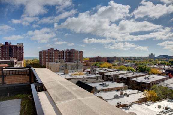 View of the city from the roof of a building at Somerset Place Apartments, Illinois