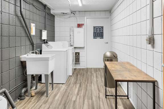 Laundry room at Walnut Crossings, Monroeville, PA, 15146