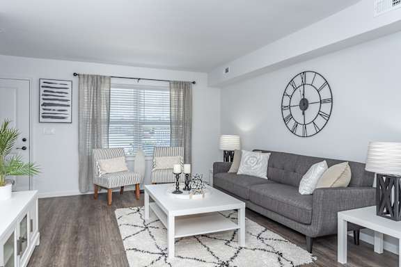 Spacious Living Area at Ten31, Ohio
