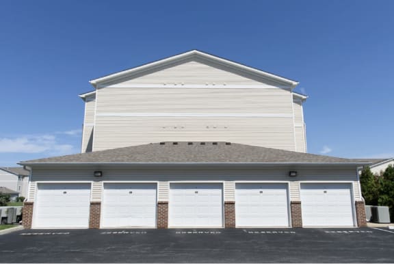 Garages Available at Waterstone Landing, Perrysburg, OH
