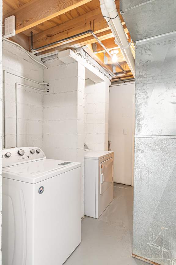Laundry room at Trails at Mariemont, Cincinnati