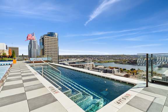 Gallery Detail: Luxury Apartments In Downtown Cincinnati