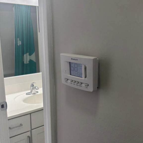 Thermostat at 7 Pointe Apartments, Indianapolis, 46205