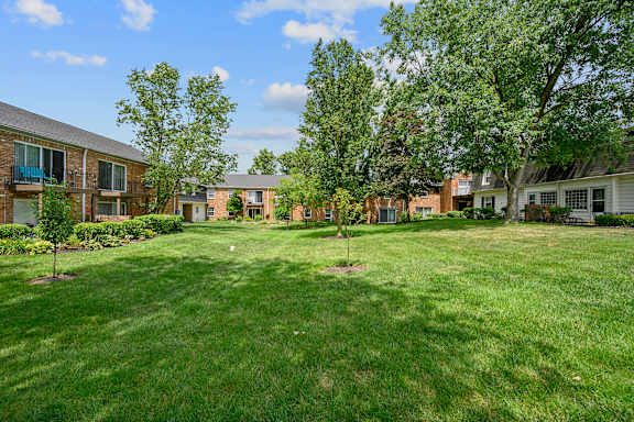 our apartments at the district feature a spacious yard and green grass at Olde Towne in Kenwood, Cincinnati, OH