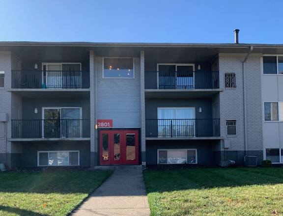 Exterior View at 7 Pointe Apartments, Indiana