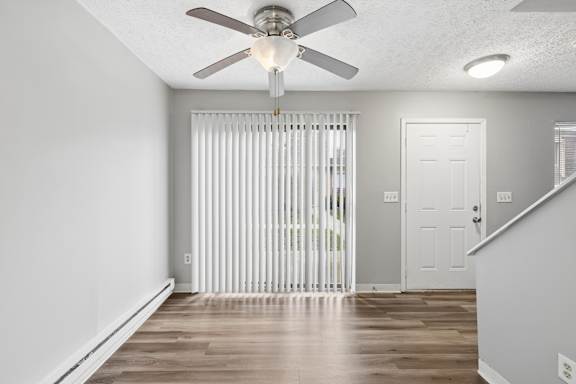 room with brown floor at Timbercreek Apts, Columbus, OH