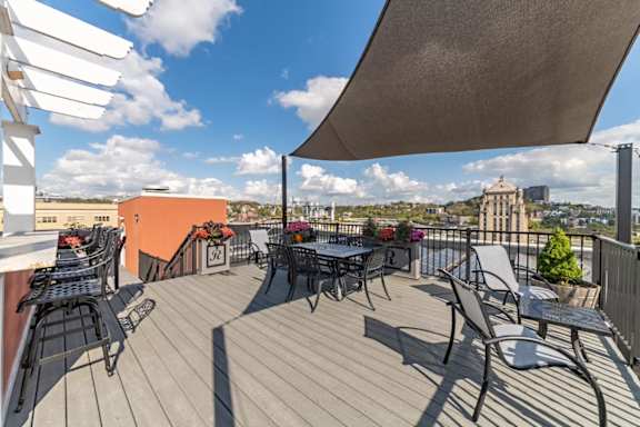 Outdoor sitting1 at Renaissance at the Power Building, Cincinnati, OH