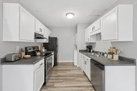 kitchen with stainless steel appliances at Timbercreek Apts, Columbus, OH 43207