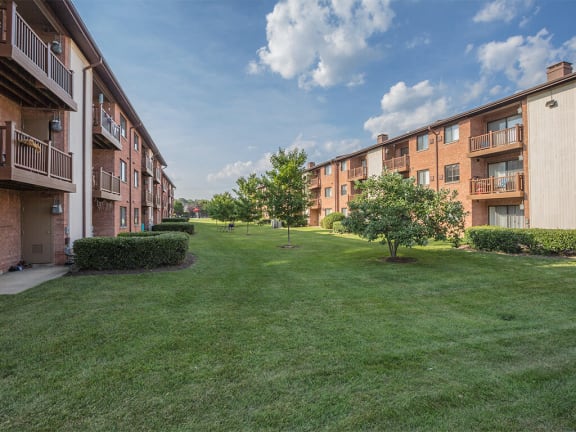 Exterior View at Rose Hill Apartments, Alexandria