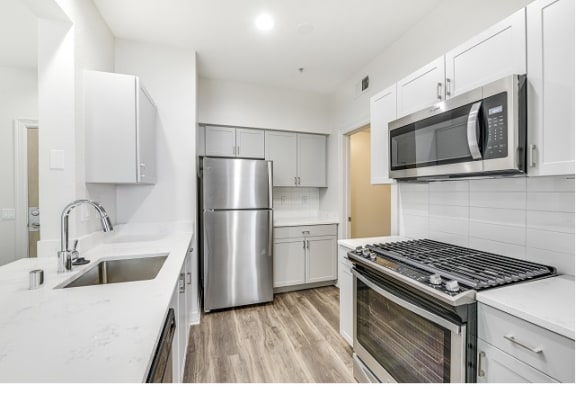Stainless Steel Appliances at Windsor at Main Place, CA, 92868