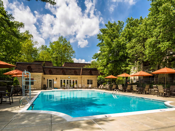 pool and sundeck area at Versailles apartments in Towson