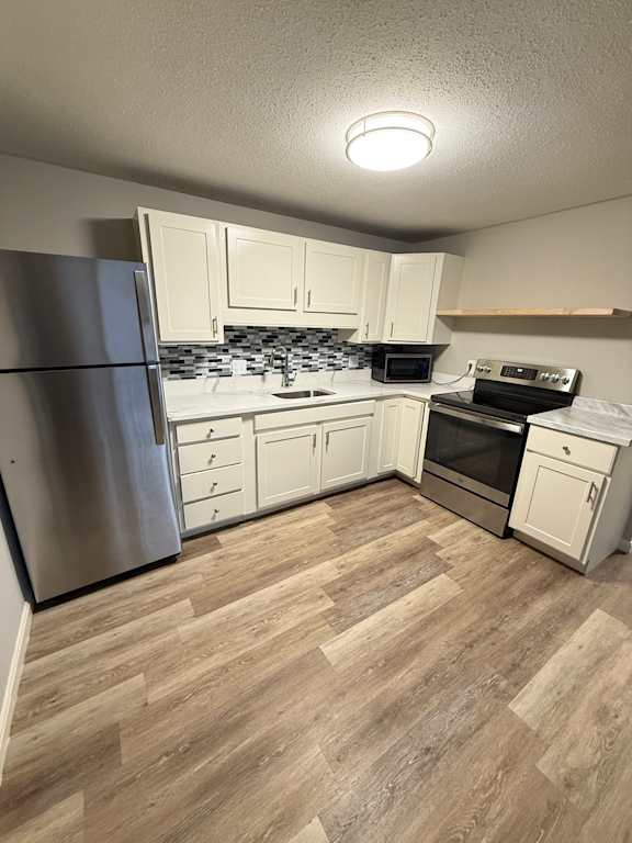 Modern Kitchen With Custom Cabinet at Briarcliff at Quechee, Quechee, VT, Vermont  , 5059